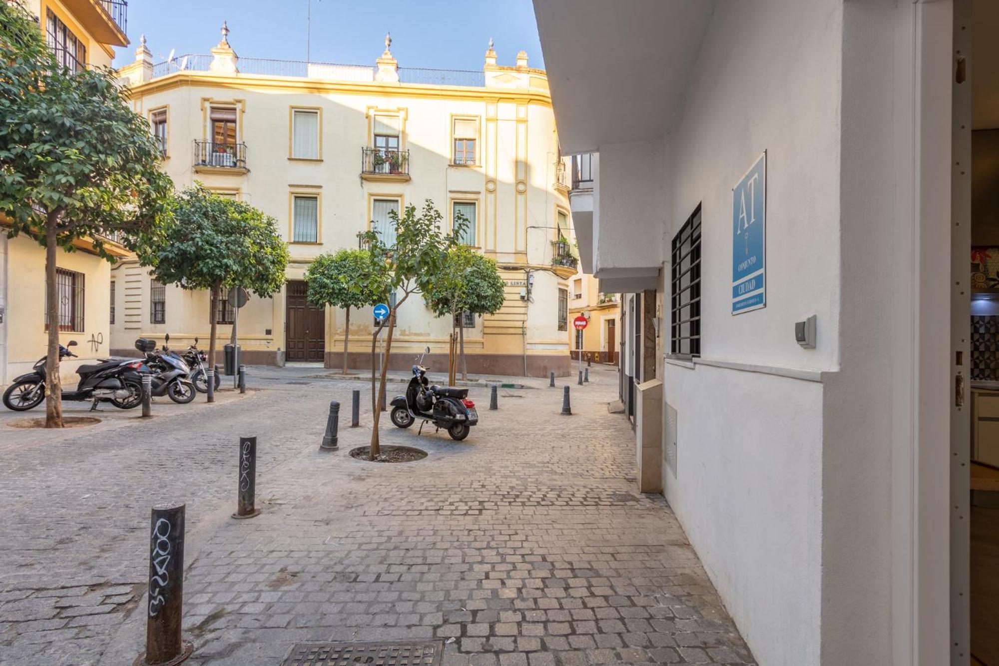 Nine O'Clock Castellar By Valcambre Lejlighed Sevilla Eksteriør billede